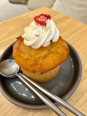 Strawberry, lime and basil muffinns  at BRÛLÉ in Toulouse