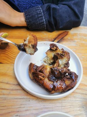 Cinammon roll at BRÛLÉ in Toulouse