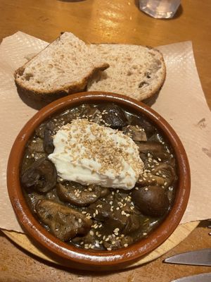 Mushroom stew with alioli  at Festinar in Valencia