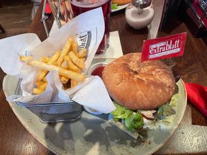 Veganer Burger  #Veganuary at Café Extrablatt in Darmstadt