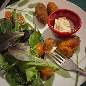 Vegan -Sweet potato croquettes with aioli at La Seda Veggie Kitchen Restaurante Vegetariano in Elche