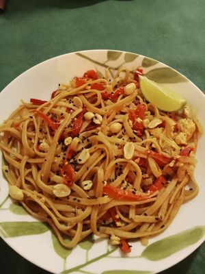 Pad thai at La Seda Veggie Kitchen Restaurante Vegetariano in Elche