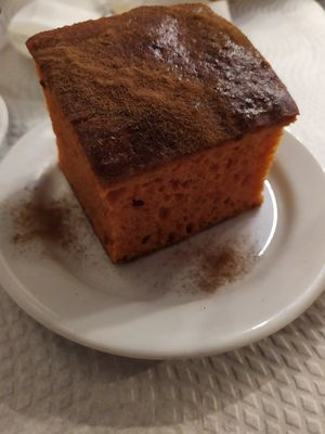 Bolo de cenoura vegan at Oasis Vegetariano - Marques de Sa da Bandeira in Lisbon