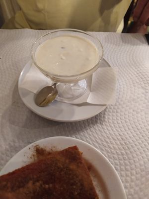 Mousse de maracujá at Oasis Vegetariano - Marques de Sa da Bandeira in Lisbon