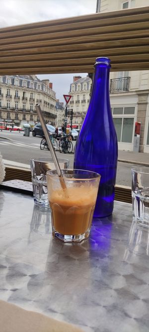 Zumo natural y agua, normalmente en los locales siempre te ponen agua at Oh K-fée d'Mj in Nantes