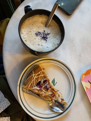 Financier and café gourmand   at Oh K-fée d'Mj in Nantes