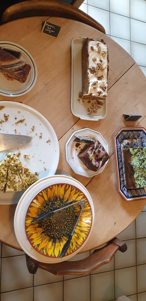 Banana & chocolate cake. Matcha cake. Cheesecake. Walnut cake at Oh K-fée d'Mj in Nantes