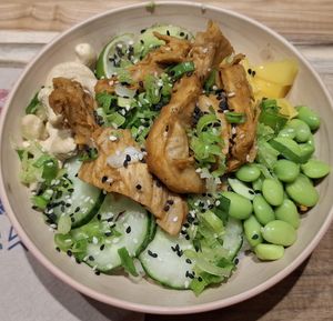 Vegan poké bowl 🥣 at POKAWA in Amiens