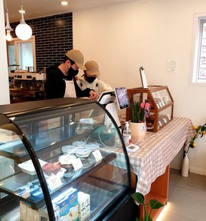 great crew! at Bgomi in Seoul