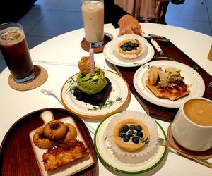 went all out at Bgomi in Seoul