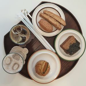 drinks and dessert for 20.000 KRW at Bgomi in Seoul