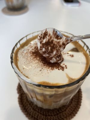 Cream latte (soy)  at Bgomi in Seoul