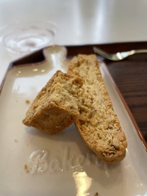 Biscotti  at Bgomi in Seoul