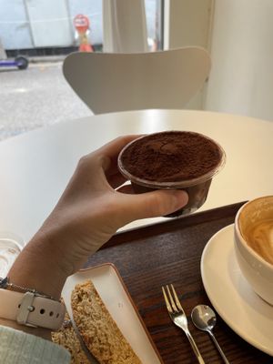 Strawberry chocolate pot  at Bgomi in Seoul