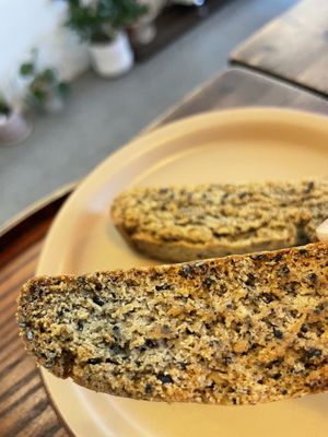 Cantucchini close-up  at Bgomi in Seoul