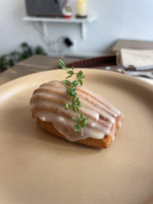 Madeleine   at Bgomi in Seoul