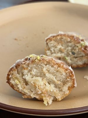  Best lemon madeleine   at Bgomi in Seoul