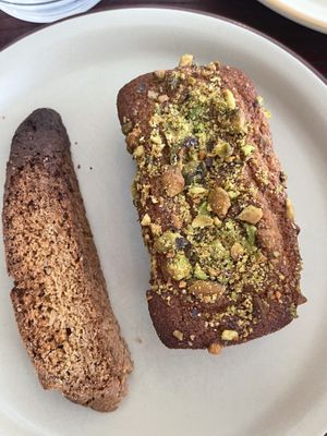 Biscotti and financier   at Bgomi in Seoul