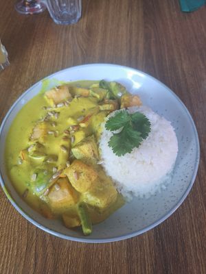 Coconut curry with mango pickle & deep-fried tofu at Kanu Poké in Shrewsbury