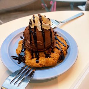 Cookie with ice cream  at OVGO B.A.K.E.R. - Meiji st. in Tokyo