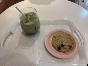 Matcha latte and chocolate chip cookie   at OVGO B.A.K.E.R. - Meiji st. in Tokyo
