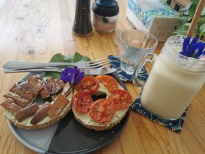Bagel, tomatoes, mushrooms at Full-Fill in Koh Lanta