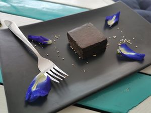 Chocolate cake, vegan and raw at Full-Fill in Koh Lanta