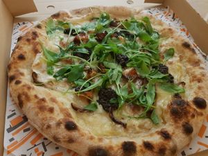 Shiitake, squash, truffle and arugula at Freezza in Barcelona