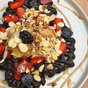 Waffles con compota de guayaba😄Veganos! at Oscuro Brebaje in Oaxaca