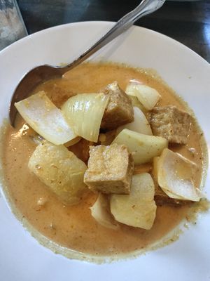 Yellow curry vegan at Estes Thai in Estes Park