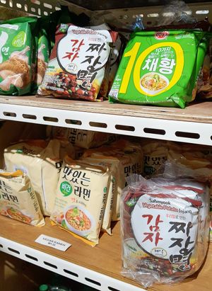 vegan instant noodles at Shop Right in Seoul