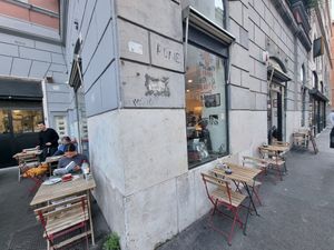 Outdoor seating at Faro - Caffè Specialty in Rome