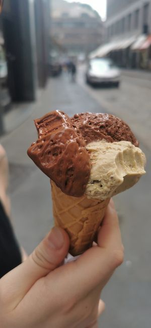 2 different chocolate and pistachio at Artico Gelateria in Milan