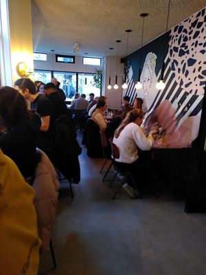 Indoor on a busy Sunday lunch at BUUV in Nijmegen