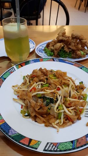 Yummy food at Mei Lin Vegetarian in Malacca