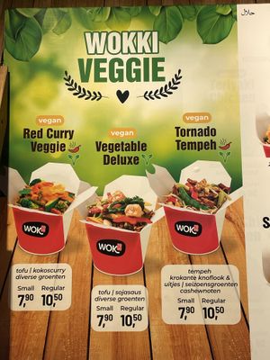 Very nice prices, clearly label vegan products including 3 woks and 3 side dishes.    at Wok To Go - Mariaplaats in Utrecht