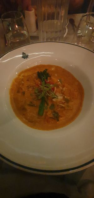 (Main) KERALAN SWEET 
POTATO CURRY: Choy sum, broccoli, coriander and coconut with steamed jasmine rice at The Ivy in Manchester