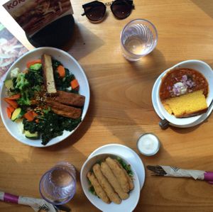 Chilli stew, Bangkok curry and chicken wings at Native Foods - The Loop in Chicago