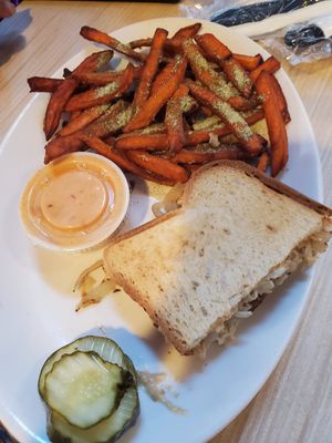 Ruebuen with sweet potato fries at Native Foods - The Loop in Chicago