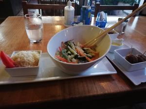 Thai curry, pakora at ViaVia in Copan Ruinas