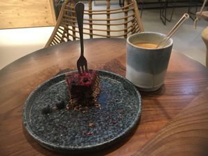 Vegan cake and coffee at Auckland Coffee in Nuremberg