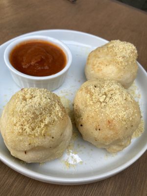 Garlic knots  at Osteria Du in Toronto