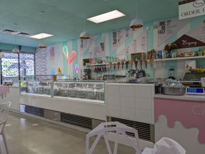 Cute decor at Origamy Gelato in Sunrise