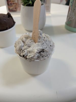 Cookies and cream ice cream at Origamy Gelato in Sunrise