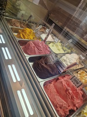  at D'plocia Heladería in Cadiz