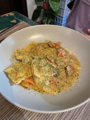 Ravioli con ricotta di canapa  at aTipico in Palermo