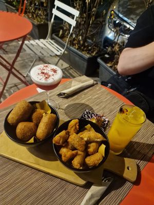 Highly reccomend these starters - The rice balls and cashew "mozerella" sticks at aTipico in Palermo