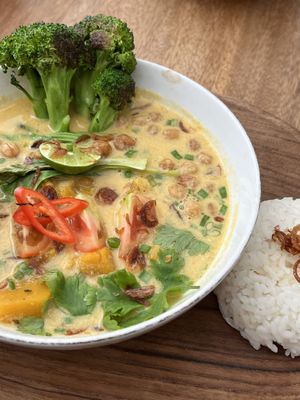 Curry bowl  at Juju in 