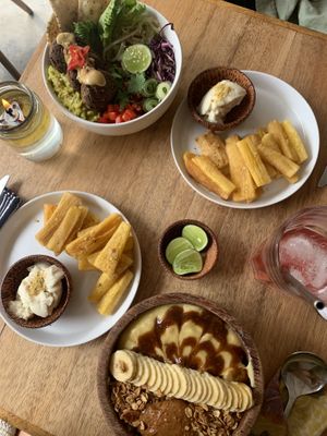 Mexi bowl, cassava fries, smoothie bowl, self made kombucha  at Juju in 