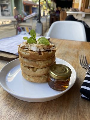 Caramelised Pineapple Pancakes   at Juju in 